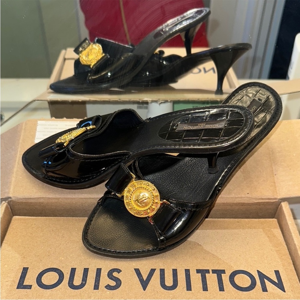 AUTHENTIC Louis Vuitton Black Patent Black Slides Gold-tone Monogram Bow Design